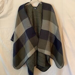 Never wore cardigan, blue gray light, gray black on my check inside one size